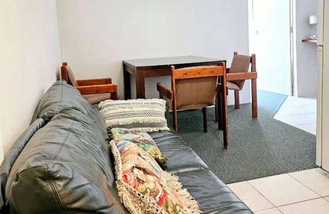 Apartment 19, Lakeview Plaza Motel