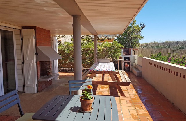 Apartment 2/4 p in House with garden seaside, 1st line, view on dune