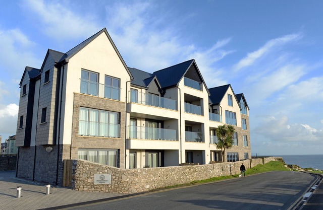 Apartment 2 Waterstone House - Sea View Apartment