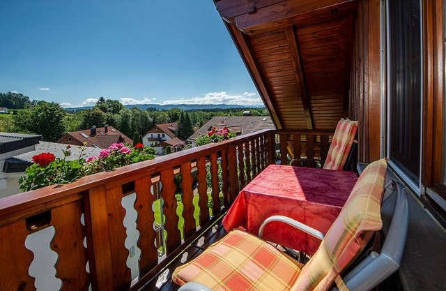 Apartment '2' with Mountain View, Shared Garden and Wi-Fi