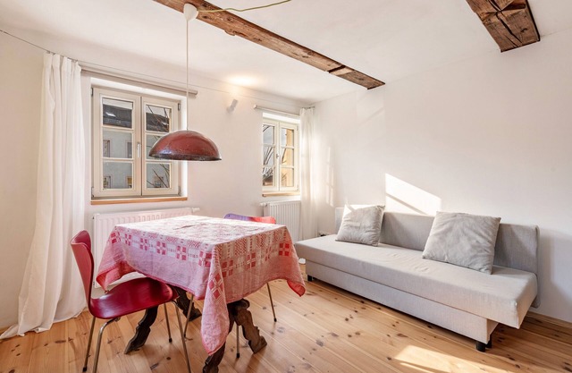 Apartment '2 Zimmer Ferienwohnung Elbblick' with Shared Terrace, Shared Garden and Wi-Fi