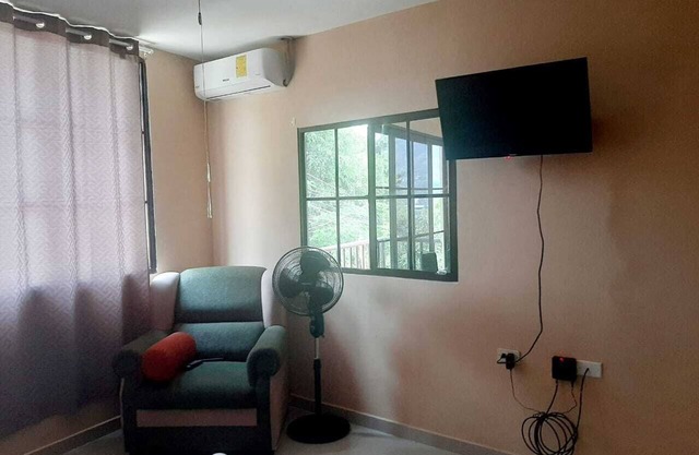 Apartment, 20min from airport, beach!
