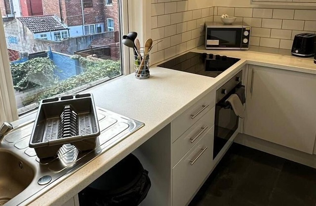 Apartment 3, 2 Argyle.