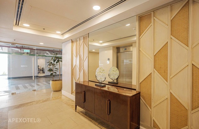 Apartment 3-Bedroom Luxury with Balcony & Arrival Transfer 32 Sanson by Rockwell