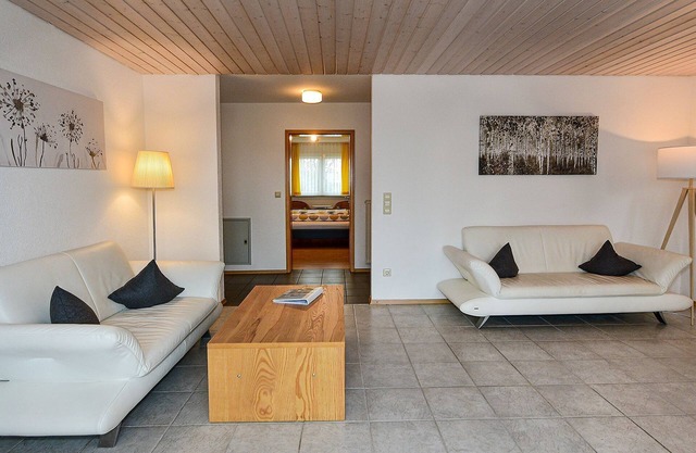 Apartment '3' with Lake View, Shared Terrace and Wi-Fi