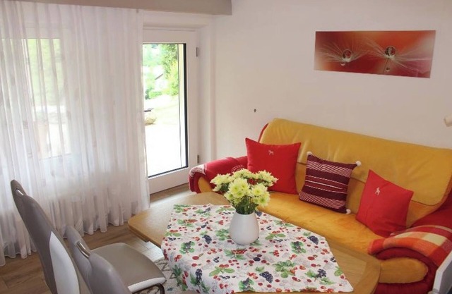 Apartment '3' with Private Terrace, Shared Garden and Wi-Fi