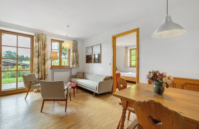 Apartment '3 Zimmer' with Private Terrace, Shared Garden and Wi-Fi