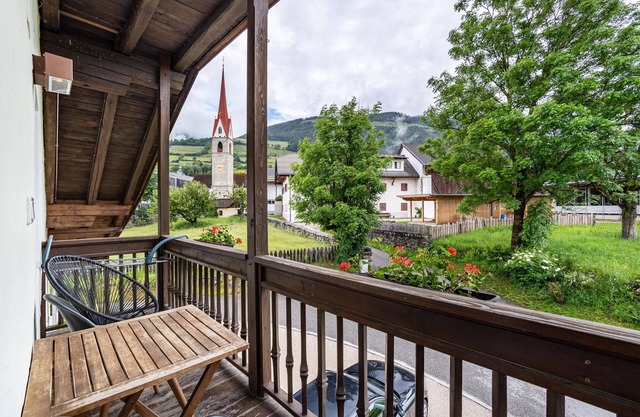 Apartment '4' with Mountain View, Shared Pool and Wi-Fi