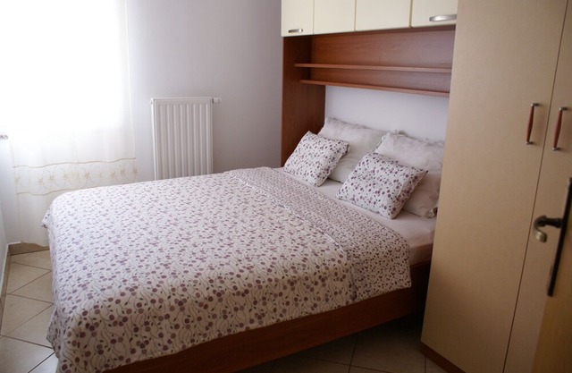 Apartment 400 m from the nearest beach - air conditioning & satellite TV