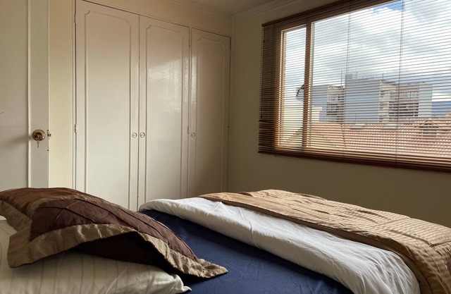 Apartment 5 minutes from the Bulevar Niza shopping center.