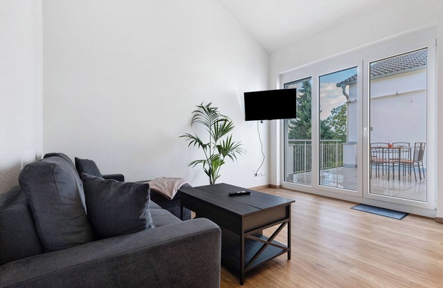 Apartment '6' with Balcony and Wi-Fi