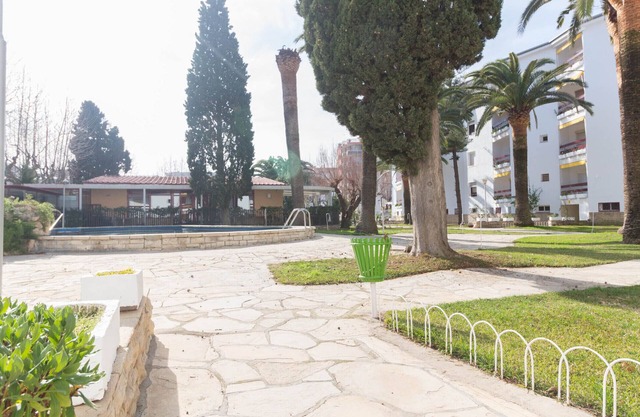 Apartment 6 pax with communal pool in Playa Llevant, Salou.