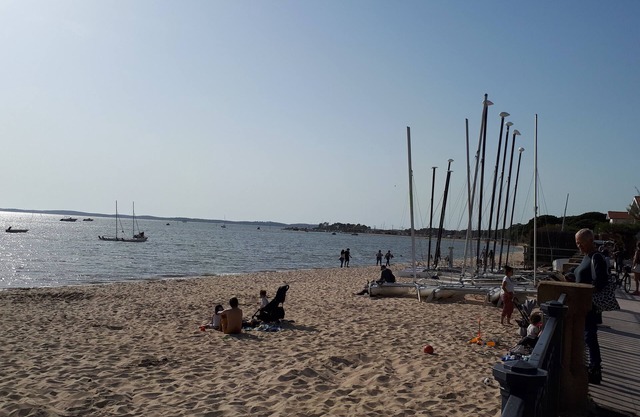 apartment 600 m from the basin with terrace, quiet town center