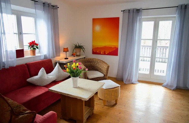 Apartment 65m², 1 bedroom, living room, kitchen, large balcony, mountain view, quiet location, WLAN, SAT TV