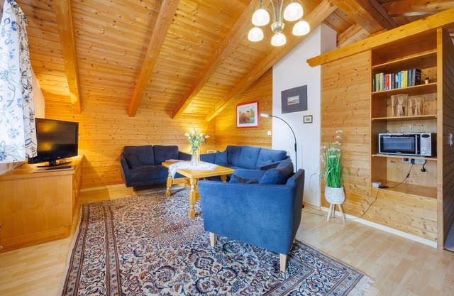 Apartment 78sqm, balcony, kitchenette, 2 bedrooms, 1 living room, 4 p.
