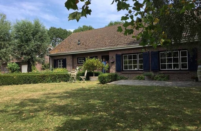Apartment 90m2 in country house on the water