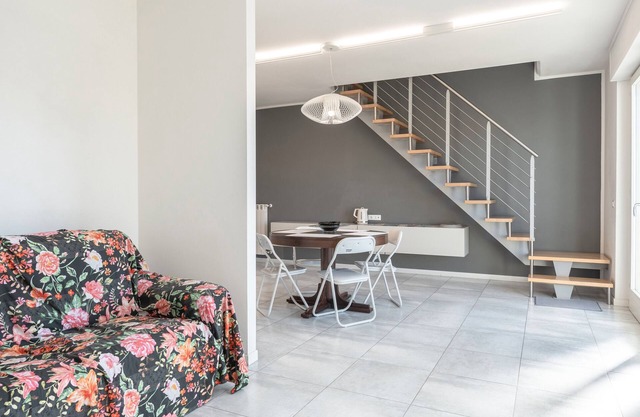 Apartment 'A Casa Di Oreste E Olivia' with Balcony, Wi-Fi and Air Conditioning