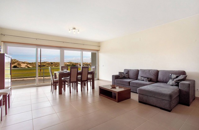 Apartment 'A O - Apartamento Gâmboa' with Sea View, Shared Terrace and Wi-Fi