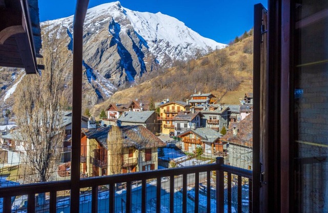 Apartment Adèle- Wifi - Garage and beautiful view.
