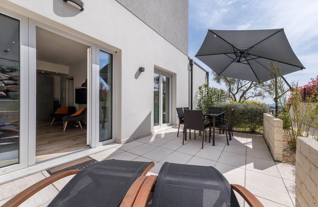 Apartment 'Ai Colli garden relax apartment' with Private Terrace, Private Garden and Wi-Fi
