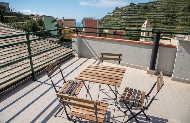 Apartment Al Ponte Vecchio by Arbaspàa - with big terrace in Manarola