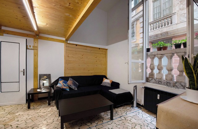 Apartment 'Al Porto Antico' with Wi-Fi and Air Conditioning