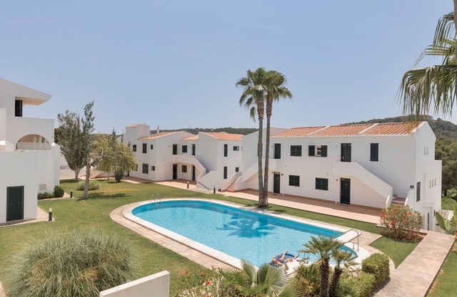 Apartment 'Albatros 47 Golf' by the Sea and Golf Course with Shared Pool and Wi-Fi