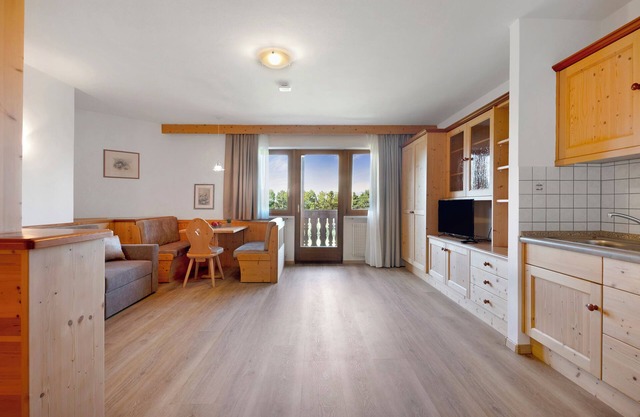 Apartment 'Aldeinerhof 3' with Mountain View, Shared Terrace and Wi-Fi