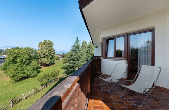 Apartment 'Aldeinerhof 5' with Mountain View, Shared Terrace and Wi-Fi