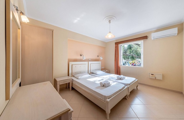 Apartment 'Alex Bar 22' with Sea View, Wi-Fi and Air Conditioning