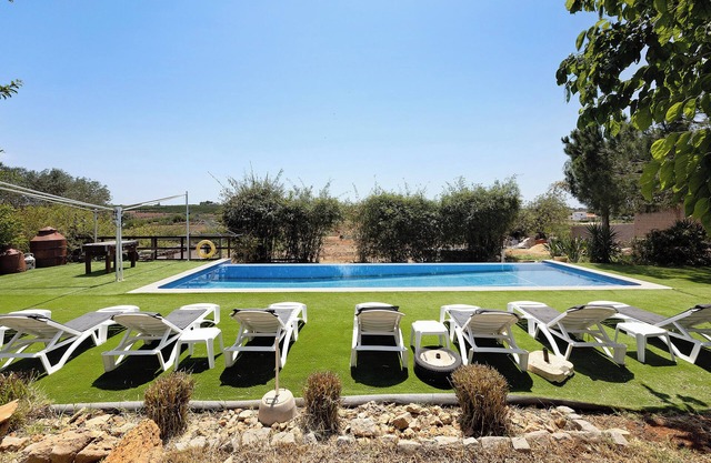 Apartment "Algarve Family Friendly Cottage" with Shared Pool & Wi-Fi