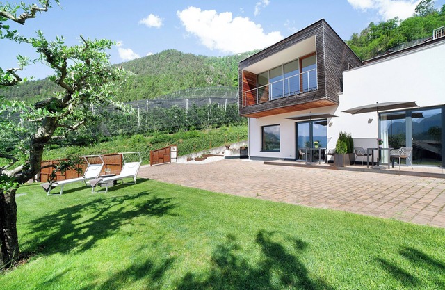 Apartment "Alivo Living Apartment Aurora" with Mountain View & Garden