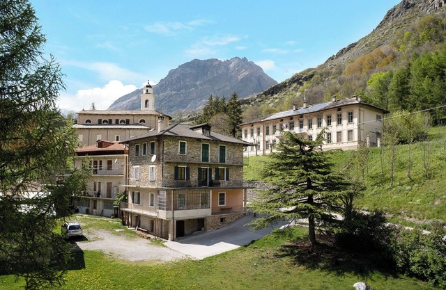 Apartment 'Alta Valle Maira C' with Mountain View, Shared Garden and Wi-Fi