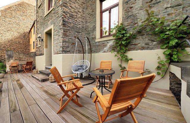 Apartment 'Alte Stadtvilla Am Weinberg 6' with Shared Garden and Wi-Fi