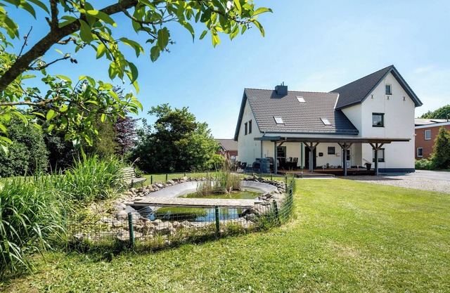 Apartment 'Alte Schule Schalkholz' with Shared Garden and Wi-Fi