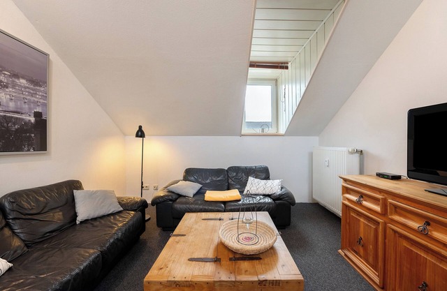 Apartment 'Alte Stadtvilla' with Private Garden and Wi-Fi
