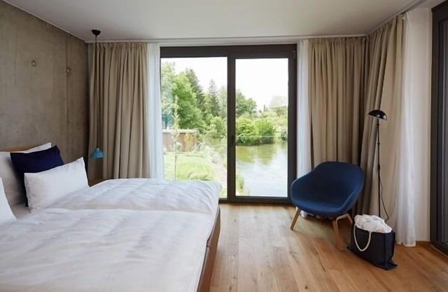 Apartment am Ufer, 37qm, 1 Schlafzimmer, 1 Wohn-/Schlafzimmer, Loggia, max. 3 Personen