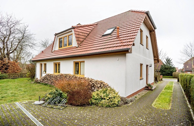 Apartment 'am Weidenring' with Shared Garden and Wi-Fi