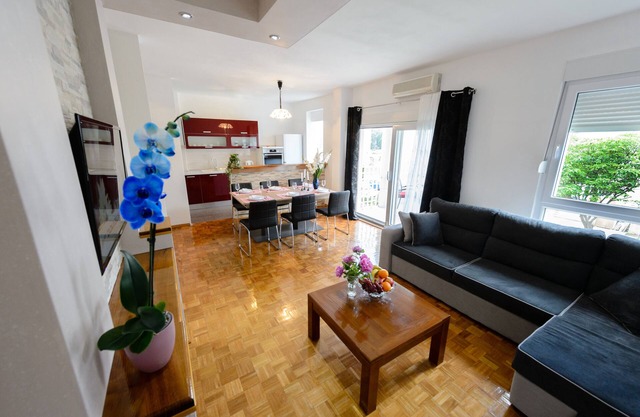 APARTMENT ANA 4+2