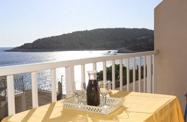 Apartment and Rooms Marlene (103731-A1) - Milna - island Hvar