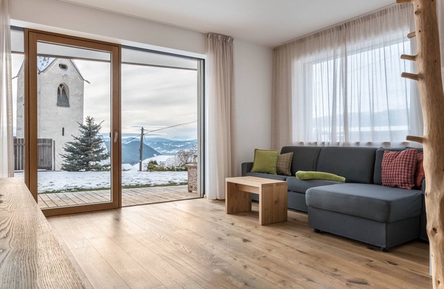 Apartment "Anger Living Raschötz" with Mountain View, Shared Garden & Wi-Fi