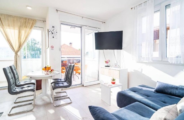 Apartment Anka - One Bedroom Apartment with Terrace