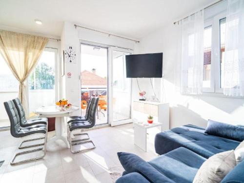 Apartment Anka - One Bedroom Apartment with Terrace