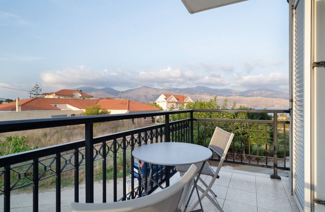 Apartment 'Anna's House 4 Lixouri Kefalonia' with Sea View and Air Conditioning