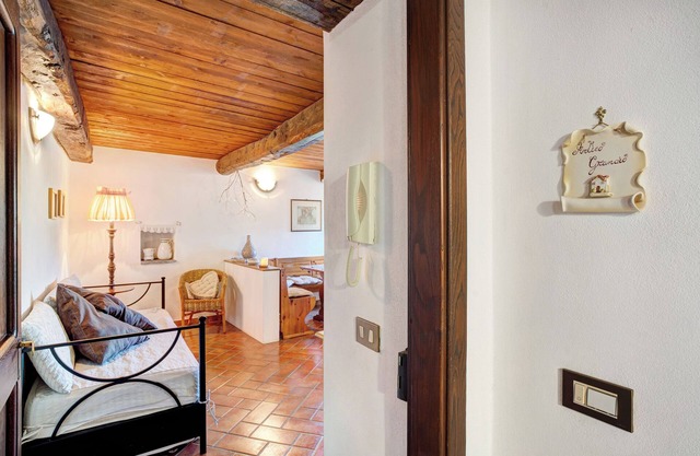 Apartment Antico Granaio with Mountain View, Shared Pool, Garden and Wi-Fi