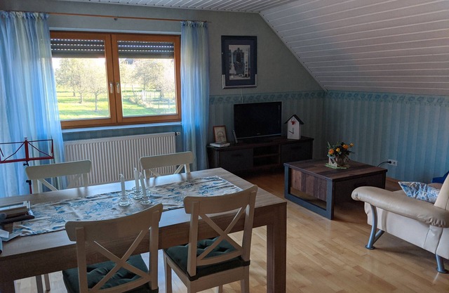 Apartment 'Apfelgarten' with Shared Garden, Balcony and Wi-Fi
