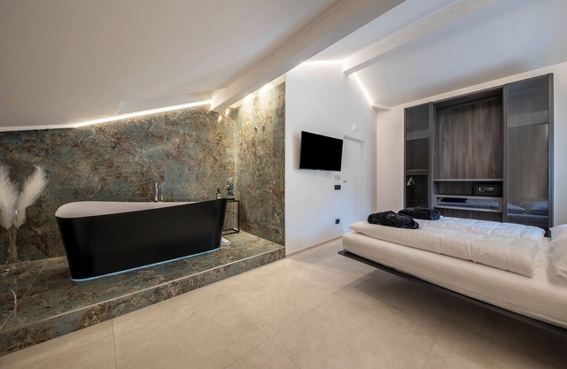 Apartment 'App 302 Palazzo Cavour' with Mountain View, Wi-Fi and Air Conditioning