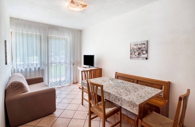 Apartment 'Appartamento Bilocale 2' with Mountain View, Shared Garden and Wi-Fi