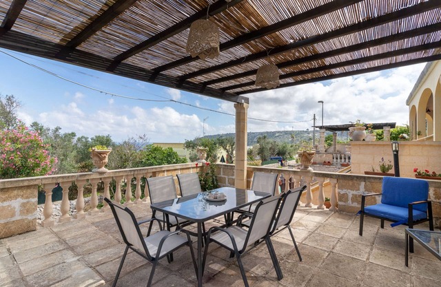 Apartment 'Appartamento Glicine' with Sea View, Private Terrace and Wi-Fi