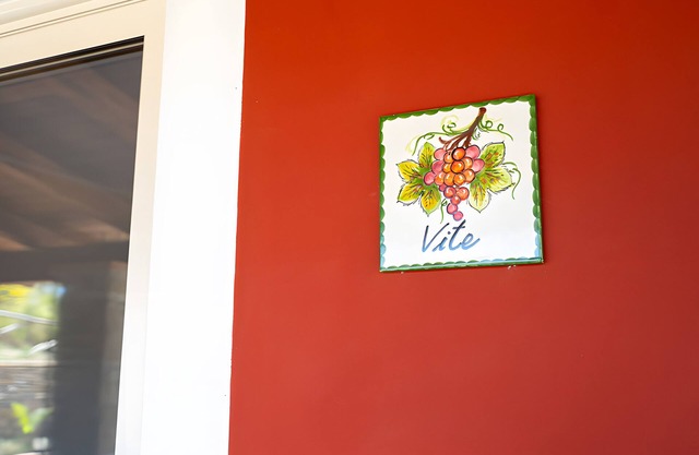 Apartment 'Appartamento Vite Vista Piscina' with Sea View, Wi-Fi and Air Conditioning